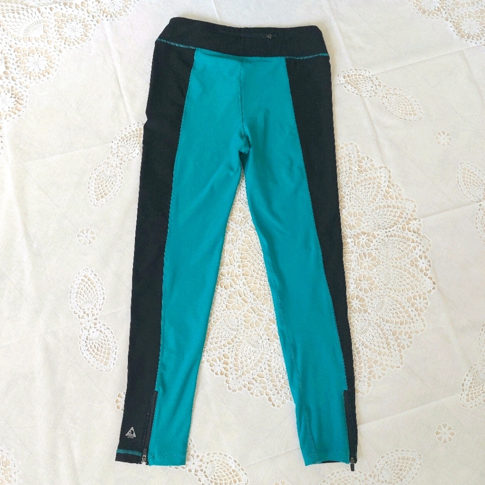 Zuzuzen Preformanc Tight Fit Two-Tone Yoga Pants